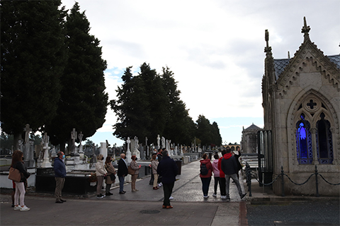 Visita guiada no Cemiterio de San Froilán